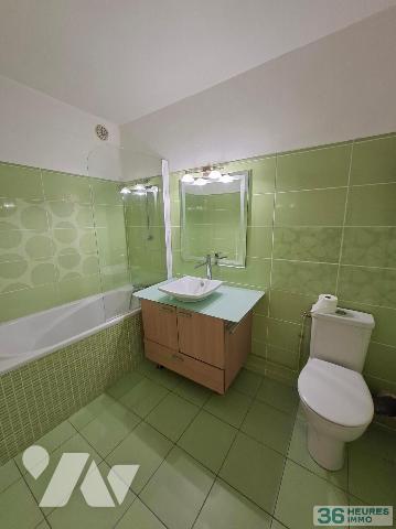 PROCHE TOUTES COMMODITES

Appartement au 2ème étage avec ascenseur comprenant entrée, cuisine...