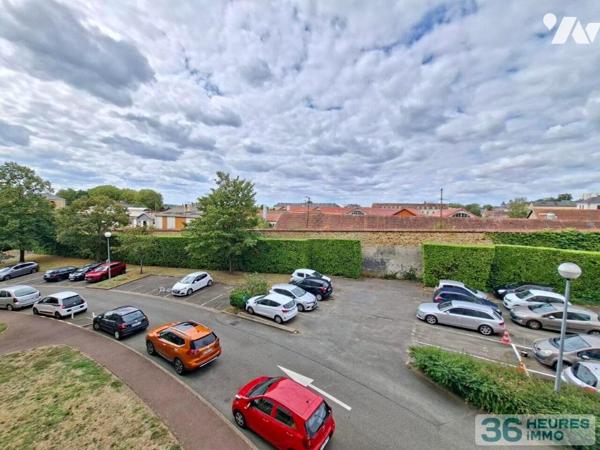 PROCHE TOUTES COMMODITES

Appartement au 2ème étage avec ascenseur comprenant entrée, cuisine...