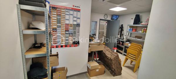 Local commercial de 246 m²