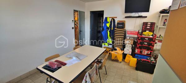 Local commercial de 246 m²