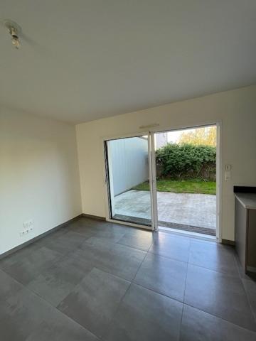 maison récente de 2015 avec 3 chambres dont une suite parentale avec garage