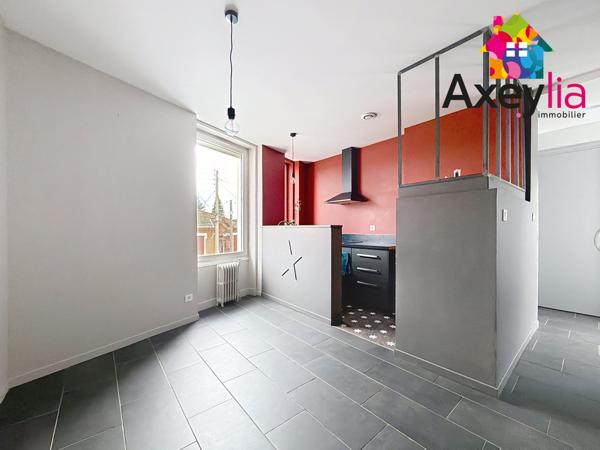 Roanne (42300) A VENDRE - ROANNE PROCHE CENTRE VILLE - MAISON RÉNOVÉE AVEC TROIS CHAMBRES , GARAGE ET TERRAIN