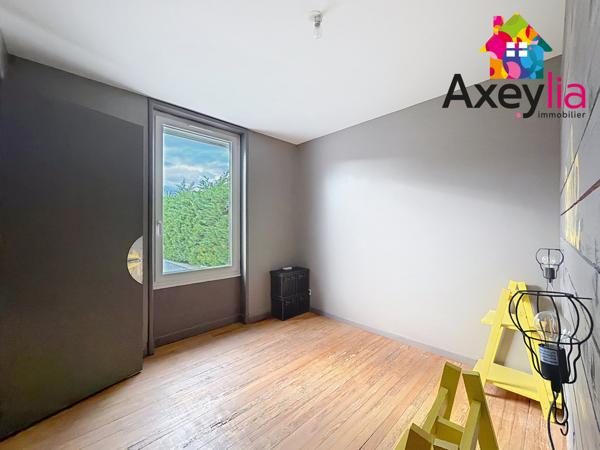 Roanne (42300) A VENDRE - ROANNE PROCHE CENTRE VILLE - MAISON RÉNOVÉE AVEC TROIS CHAMBRES , GARAGE ET TERRAIN