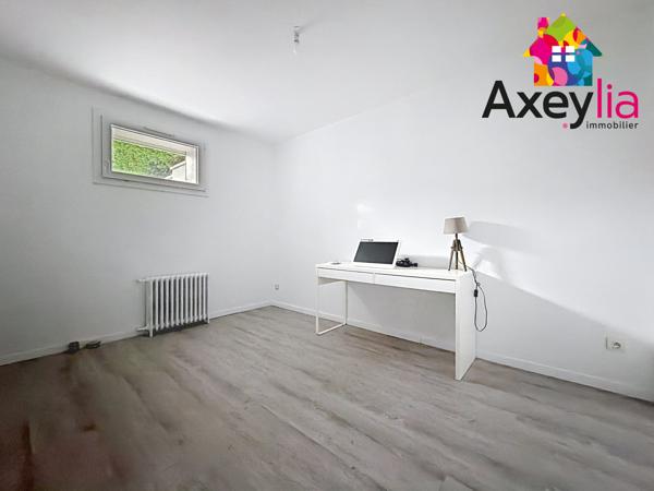 Roanne (42300) A VENDRE - ROANNE PROCHE CENTRE VILLE - MAISON RÉNOVÉE AVEC TROIS CHAMBRES , GARAGE ET TERRAIN