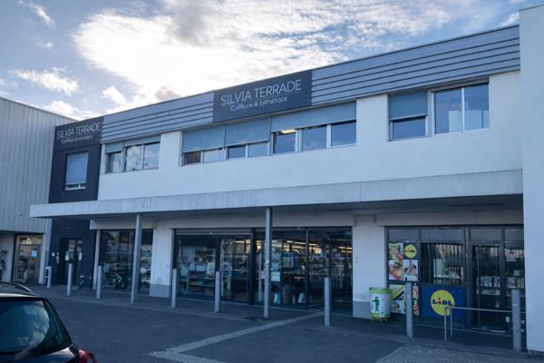 Local commercial en RDC dans un ensemble commercial - La Roseraie,  
Angers 49000