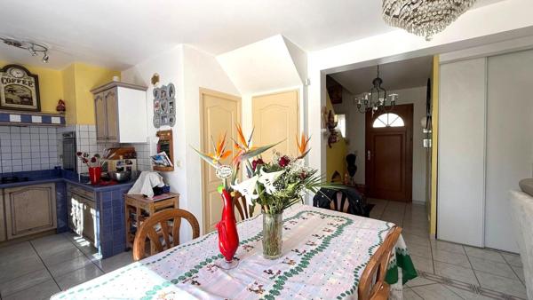 Maison familiale avec piscine  119 m² utiles