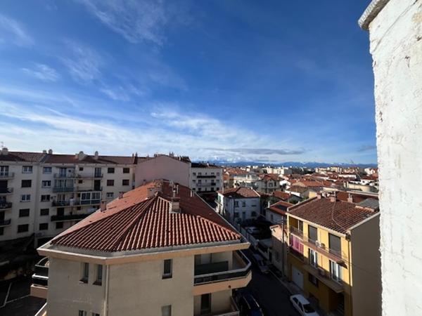 Magnifique T2 de style Loft de 39 m² carrez avec petite terrasse et comble au dernier étage avec ascenseur