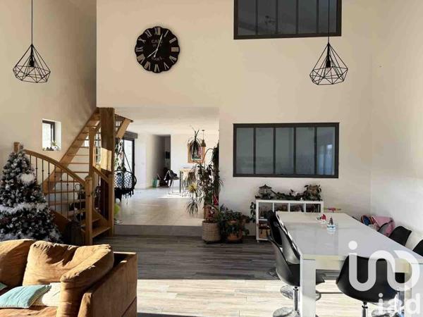 Maison à vendre 7 pièces 192 m² Fontenay-le-Comte