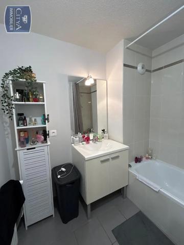 Appartement à louer 2 pièces 47.75m² Bourges (18000)