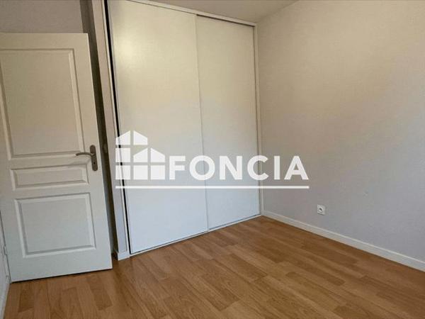 Location Appartement 3 pièces 61.5 m² - 11 RUE DU CHAMANDIER Gieres 38610