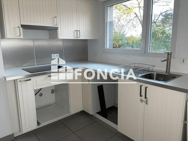 Location Appartement 3 pièces 61.5 m² - 11 RUE DU CHAMANDIER Gieres 38610