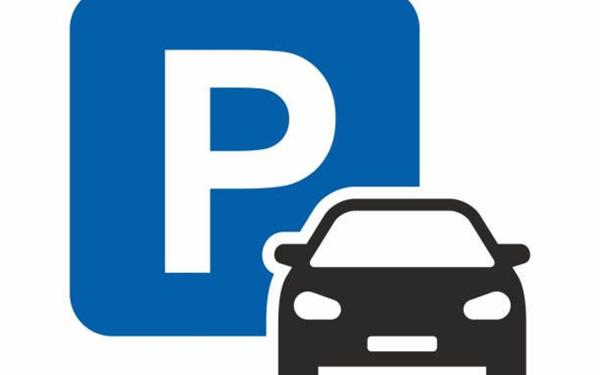 Stationnement à louer    Fréjus