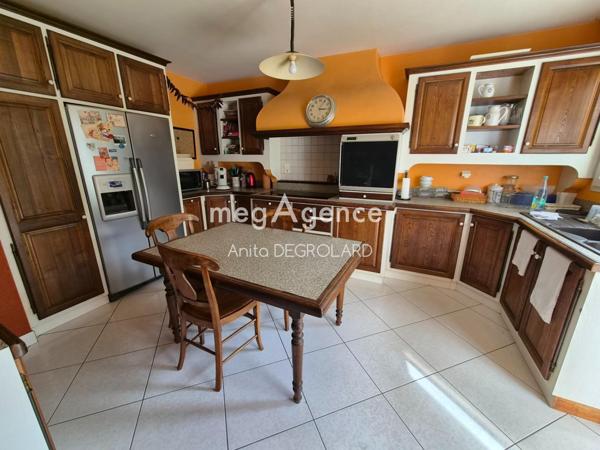 Maison à LA ROCHE-SUR-YON, 85000 - 5 pièces 141m²