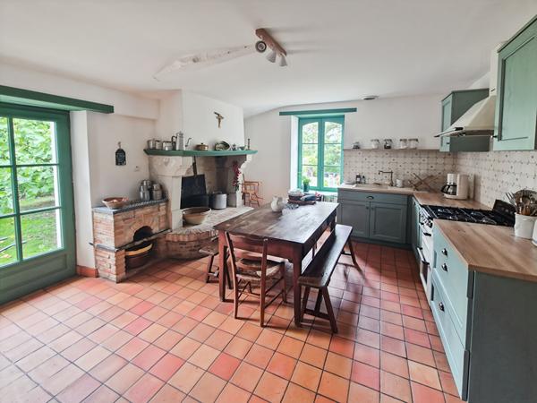 Longère en pierres rénovée : Charme, Authenticité et grands espaces