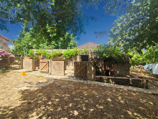 Longère en pierres rénovée : Charme, Authenticité et grands espaces