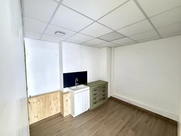 Location                                                      Local commercial
                        
                     2 pièces                      47 m2                     à Biscarrosse