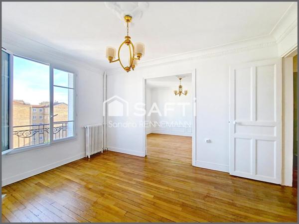 BECON, CHARME de l ANCIEN, DERNIER ETAGE.