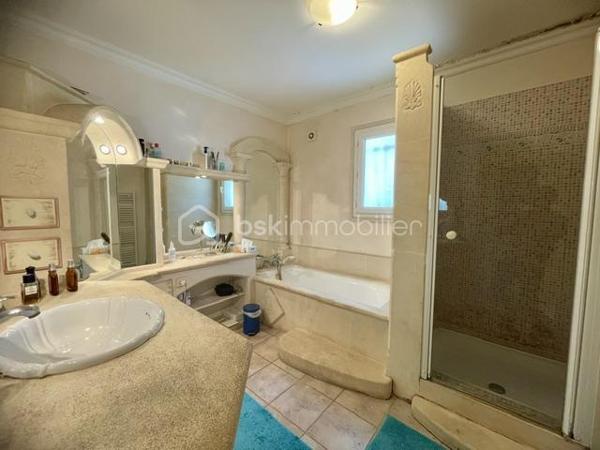 !!!! OFFRE ACCEPTEE !!!!

EN EXCLUSIVITÉ – Maison provençale avec piscine et dépendance – Saint-Laurent-d’Aigouze

À découvrir sans tarder : située hors lotissement, dans un environnement calme et agréable, cette charmante maison de style provençal construite en 1997 vous séduira par son potentiel, ses volumes et ses nombreuses possibilités d’usage.

Édifiée sur une parcelle entièrement close et arborée, elle bénéficie d’un agréable espace extérieur avec piscine et pool house, idéal pour profiter pleinement des beaux jours et d'un emplacement parking pour vos véhicules.

La propriété se compose de deux logements totalement indépendants, offrant une réelle flexibilité : résidence familiale, activité libérale, accueil de proches ou revenu complémentaire grâce à la location saisonnière.

""" La maison principale – environ 109 m²
Elle comprend :
- une entrée
- une spacieuse pièce de vie lumineuse regroupant le salon séjour et la cuisine ouverte entièrement équipée
- un dégagement desservant des toilettes indépendantes, une buanderie et une grande salle de bains avec douche
- 2 belles chambres avec grands placards, avec possibilité de recréer facilement une 3ᵉ chambre, comme à l’origine

""" Le logement indépendant – environ 40 m². Idéal pour recevoir ou générer un revenu locatif :
Idéal pour recevoir ou générer un revenu locatif :
- une pièce de vie avec cuisine aménagée
- une chambre avec placard
- une salle d’eau avec WC

Quelques travaux seront à prévoir afin de rendre ce bien parfait et vous laissera l’opportunité de le personnaliser à votre goût.

Les plus de la localisation :
* Centre du village et ses commerces accessible à pied en 15 minutes
* Aigues-Mortes à 10 minutes
* Plages et bord de mer à seulement 20 minutes
* Montpellier et Nîmes à environ 30 minutes

Un bien aux multiples possibilités, rare sur le secteur – idéal pour une famille, un projet mixte ou un investissement locatif.
****Certaines photos ont été généré par IA***
Contactez moi pour organiser une visite !