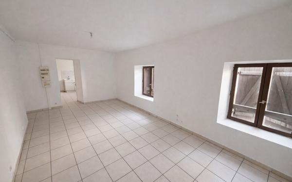 Immeuble à vendre    4 pièces •  Romans-sur-Isère