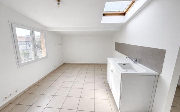 Immeuble à vendre    4 pièces •  Romans-sur-Isère