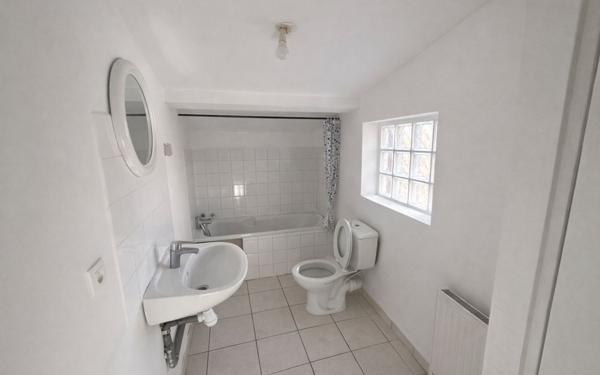 Immeuble à vendre    4 pièces •  Romans-sur-Isère