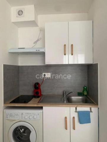 Dpt Finistère (29), à vendre QUIMPER centre - Appartement studio meublé 17 m² habitable.