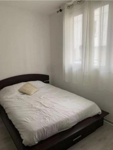 Dpt Finistère (29), à vendre QUIMPER centre - Appartement studio meublé 17 m² habitable.