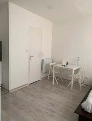 Dpt Finistère (29), à vendre QUIMPER centre - Appartement studio meublé 17 m² habitable.