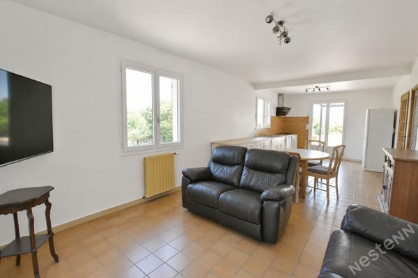 A vendre maison familiale de 142 m² au calme avec piscine chauffée et grand terrain !