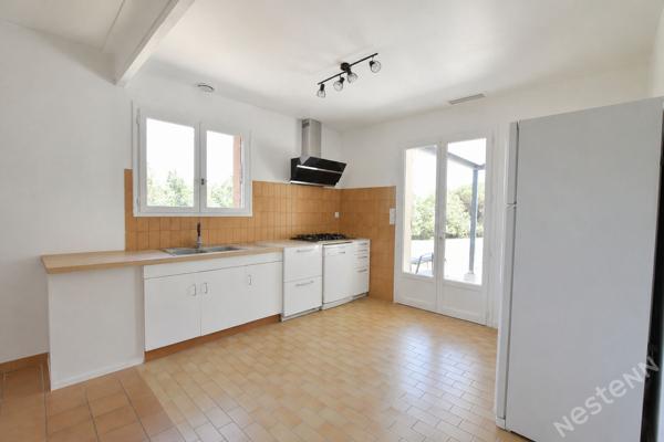 A vendre maison familiale de 142 m² au calme avec piscine chauffée et grand terrain !