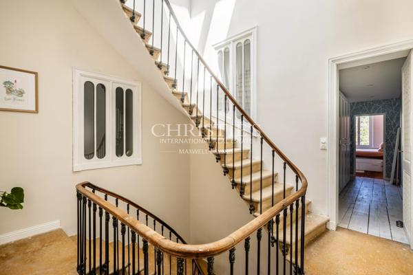 Saint Macaire – Élégante maison, 260 m² habitables et jardin arboré