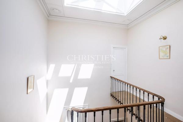 Saint Macaire – Élégante maison, 260 m² habitables et jardin arboré