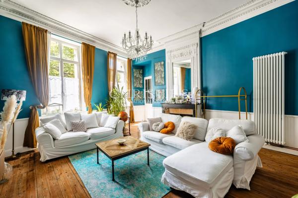 Saint Macaire – Élégante maison, 260 m² habitables et jardin arboré