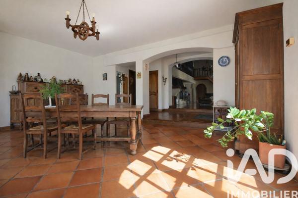 Maison à vendre 5 pièces 220 m² Auriol