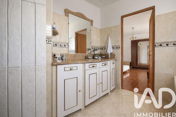 Maison à vendre 5 pièces 220 m² Auriol