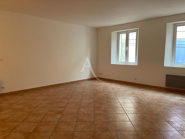 JOLIE MAISON DE VILLAGE DE 74M2 AVEC GARAGE, BALCON ET CAVE AU COEUR DE RIEZ (04).