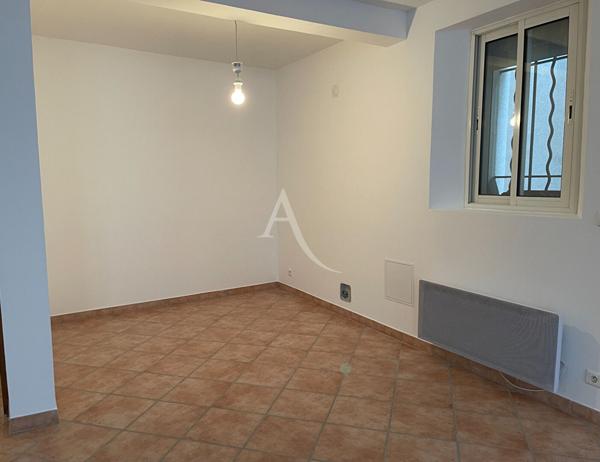 JOLIE MAISON DE VILLAGE DE 74M2 AVEC GARAGE, BALCON ET CAVE AU COEUR DE RIEZ (04).