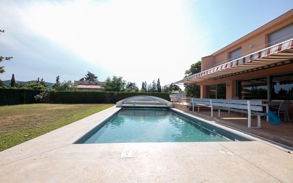 Maison à vendre    5 pièces • 150 m2 Saint-Féliu-d'Avall