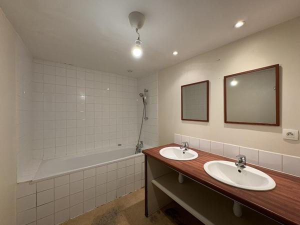 Appartement T4 à louer - 88 m² (réf : 528406)