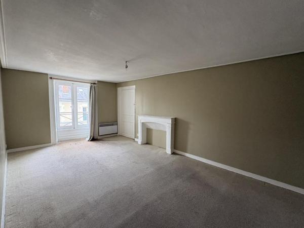 Appartement T4 à louer - 88 m² (réf : 528406)