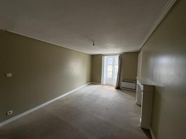 Appartement T4 à louer - 88 m² (réf : 528406)