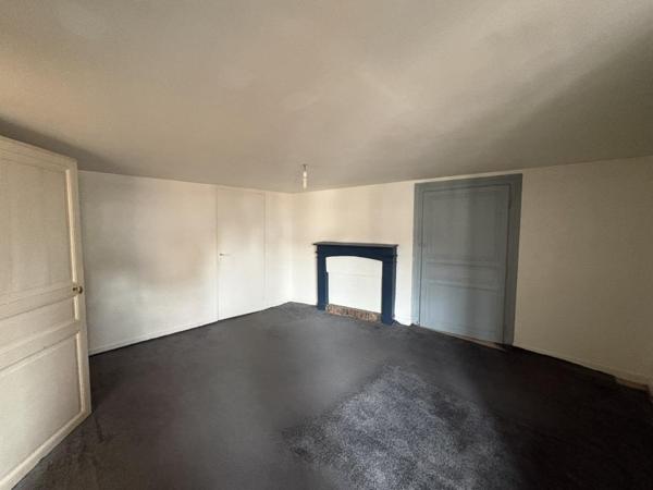 Appartement T4 à louer - 88 m² (réf : 528406)