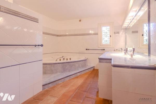 Propriété de 10 pièces à Puget Ville 