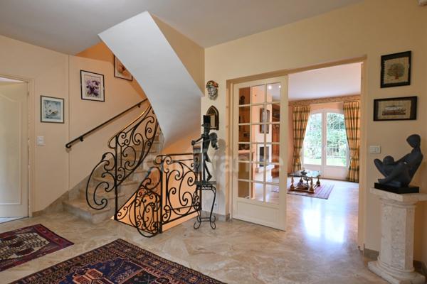 Un havre de paix dans le PARC à 15 mn à pied de la gare : Maison de famille 259 m²