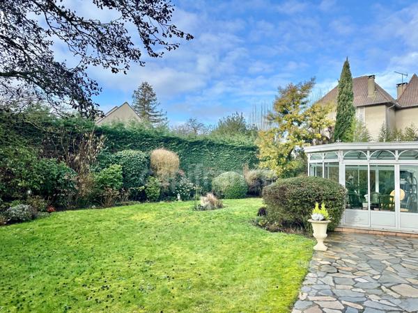 Un havre de paix dans le PARC à 15 mn à pied de la gare : Maison de famille 259 m²