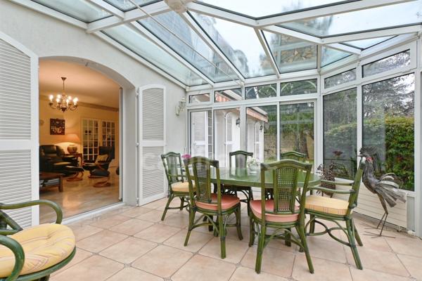 Un havre de paix dans le PARC à 15 mn à pied de la gare : Maison de famille 259 m²