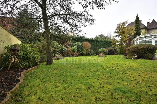 Un havre de paix dans le PARC à 15 mn à pied de la gare : Maison de famille 259 m²