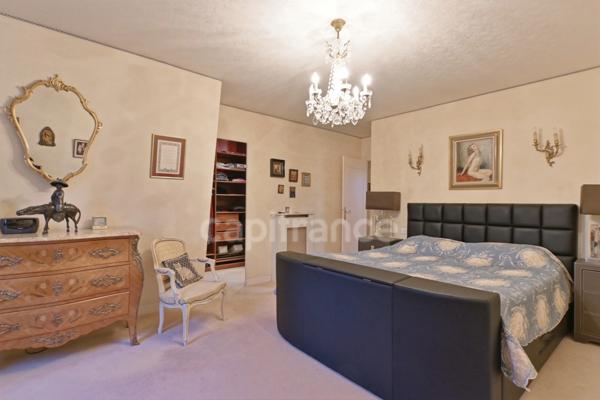 Un havre de paix dans le PARC à 15 mn à pied de la gare : Maison de famille 259 m²