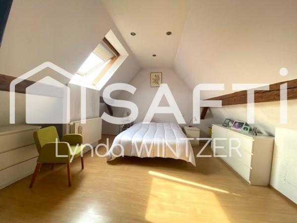 OSTHOUSE à 2 min d'ERSTEIN : Belle maison Alsacienne de 190m2 avec dépendances sur 7,4 ares de terrain clôt, piscinable et constructible.