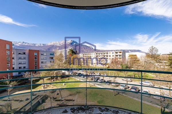 Echirolles, T2+ Cuisine avec terrasse avec vue dégagée